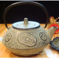 Hot Sale Cast Iron Teapot with Ss Strainer and Trivet/Cup Sets